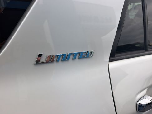Used 2012 Toyota 4Runner Limited AWD/4WD image 5