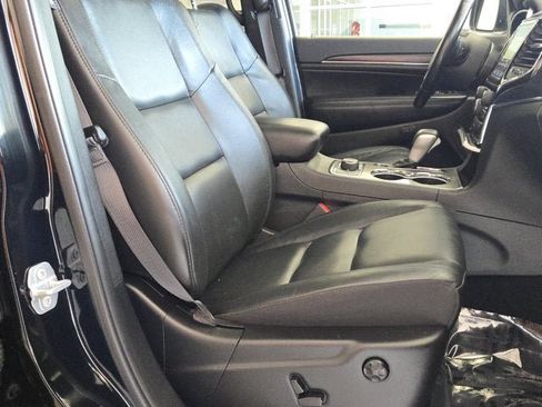 Used 2020 Jeep Grand Cherokee Limited AWD/4WD image 3
