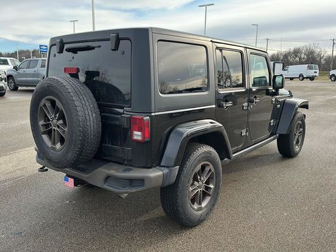 Used 2016 Jeep Wrangler Unlimited Sahara image 5