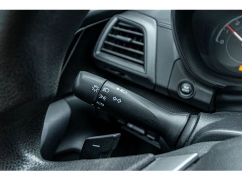 Used 2017 Subaru Impreza 2.0i Premium image 18