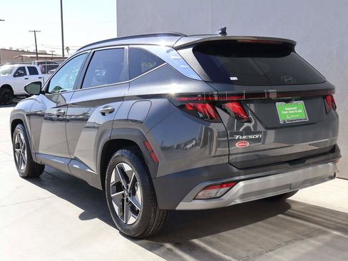 Used 2025 Hyundai Tucson SEL FWD image 3