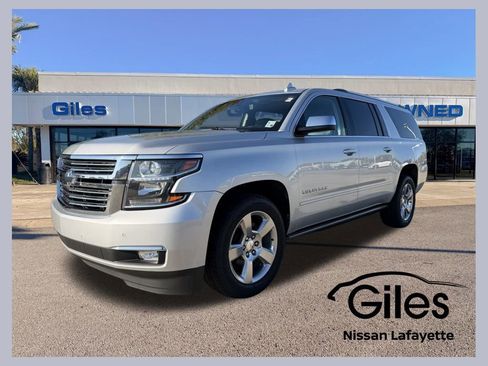Used 2018 Chevrolet Suburban Premier image 1