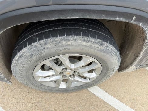 Used 2021 Chevrolet Traverse LS FWD image 5