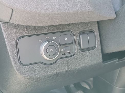 Used 2025 Mercedes-Benz Sprinter 2500 image 21