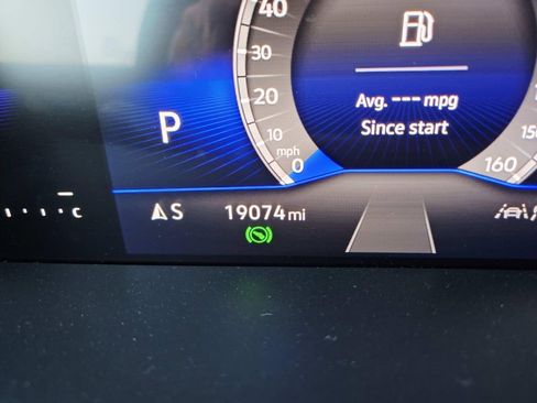 Used 2024 Volkswagen Tiguan Wolfsburg Edition image 25