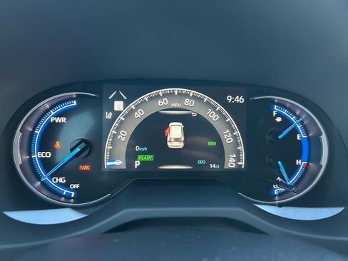 Used 2025 Toyota RAV4 XLE image 57