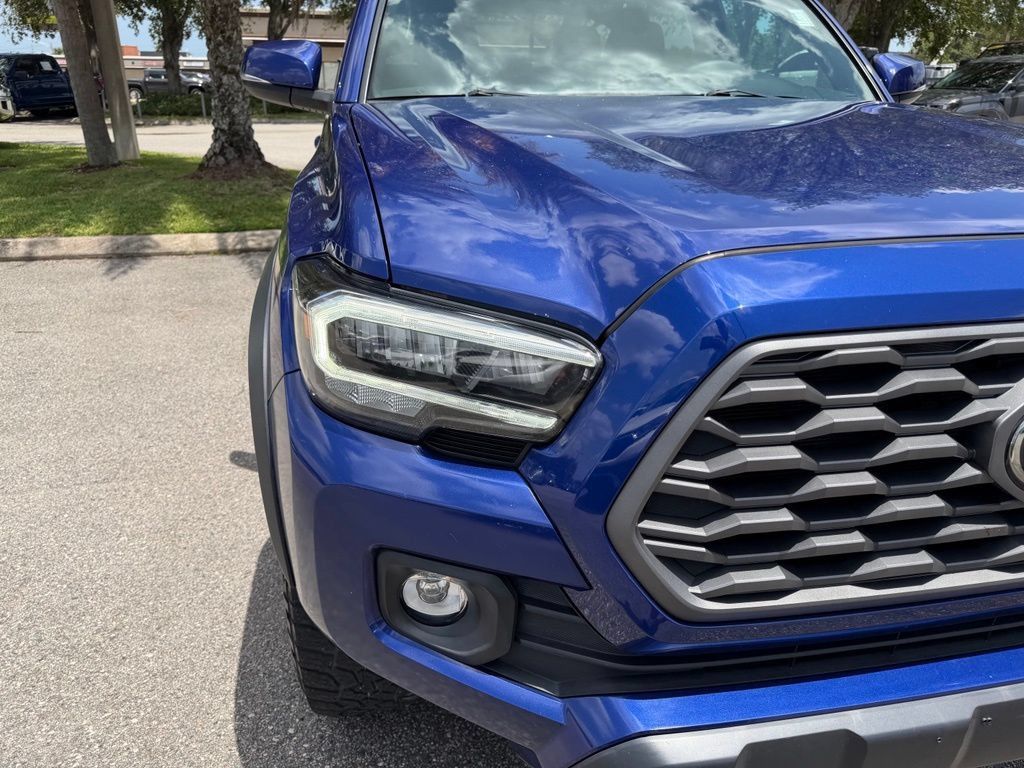 Used 2022 Toyota Tacoma TRD Off-Road w/ Technology Package AWD/4WD image 13