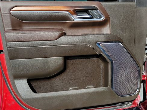 Used 2024 GMC Sierra 2500 Denali w/ Technology Package image 11