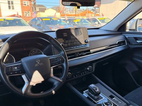 Used 2024 Mitsubishi Outlander Ralliart image 23