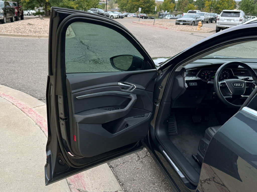 Used 2021 Audi e-tron Premium AWD/4WD image 19