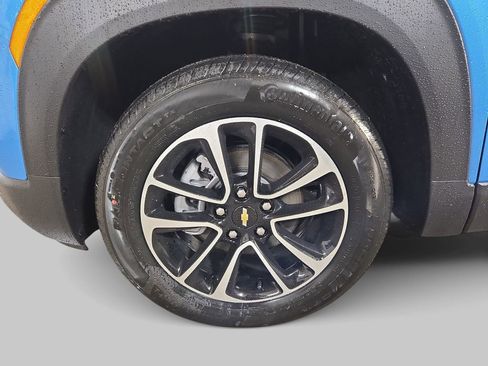 New 2026 Chevrolet TrailBlazer LT w/ LT Cold Weather Package FWD image 32