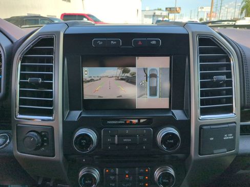 Used 2015 Ford F150 Platinum w/ Equipment Group 701A Luxury AWD/4WD image 25
