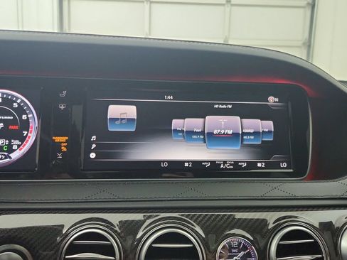 Used 2015 Mercedes-Benz S 63 AMG 4MATIC Sedan image 25