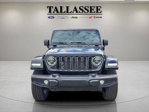 Used 2024 Jeep Wrangler Unlimited Sahara AWD/4WD image 4