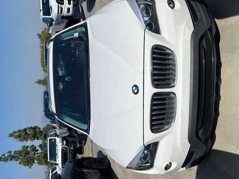 Used 2015 BMW X1 sDrive28i RWD image 3