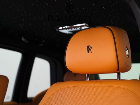 New 2026 Rolls-Royce Cullinan Black Badge image 17