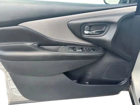 Used 2023 Nissan Murano SV AWD/4WD image 11