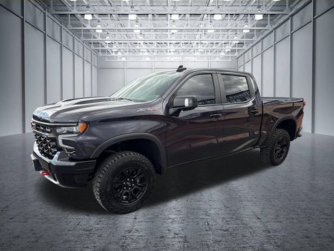 Used 2022 Chevrolet Silverado 1500 ZR2 w/ Technology Package AWD/4WD image 3