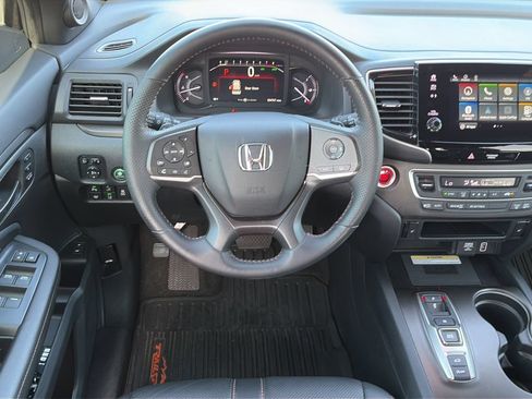 Used 2023 Honda Passport TrailSport image 12