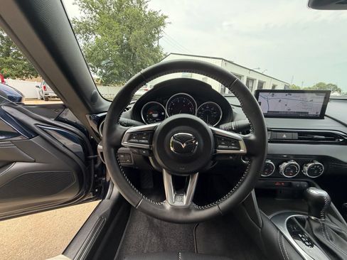 Used 2025 MAZDA MX-5 Miata Grand Touring RWD image 12