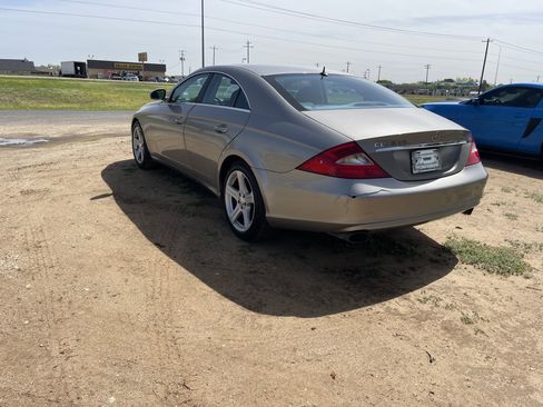 Used 2006 Mercedes-Benz CLS 500 image 3