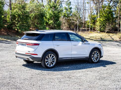 Used 2021 Lincoln Corsair AWD w/ Premium Package image 8