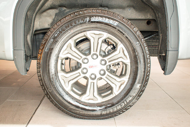 Used 2026 GMC Sierra 1500 SLT AWD/4WD image 9