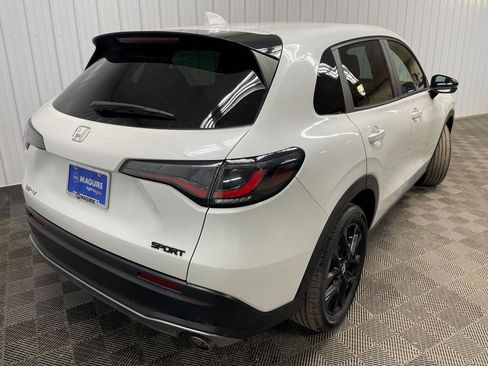 Used 2023 Honda HR-V Sport image 4