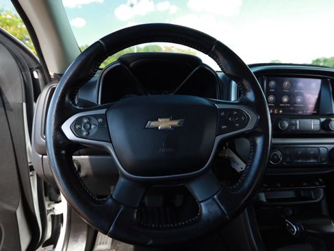 Used 2020 Chevrolet Colorado LT w/ Safety Package RWD image 16