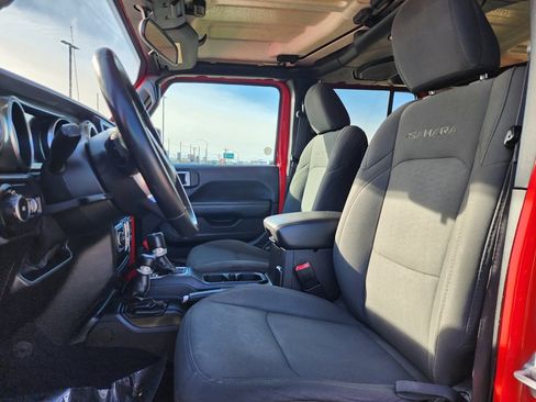 Used 2020 Jeep Wrangler Unlimited Sahara image 10