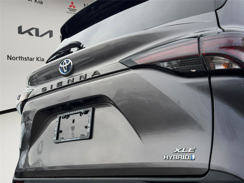 Used 2023 Toyota Sienna XLE image 30
