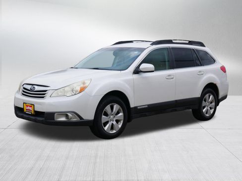 Used 2011 Subaru Outback 2.5i Premium w/ All-Weather Pkg AWD/4WD image 3
