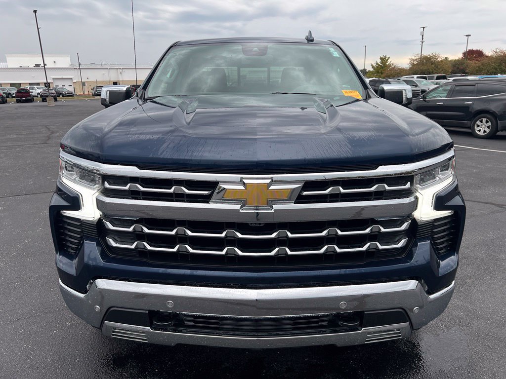 Used 2022 Chevrolet Silverado 1500 LTZ w/ LTZ Convenience Package II AWD/4WD image 6