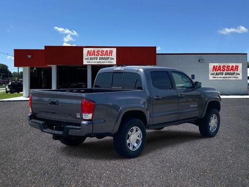 Used 2016 Toyota Tacoma TRD Sport w/ Towing Package RWD image 4