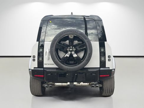 New 2026 Land Rover Defender 110 X-Dynamic SE AWD/4WD image 4