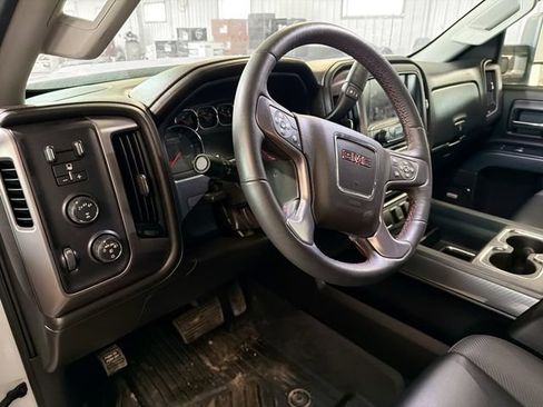 Used 2018 GMC Sierra 2500 SLT w/ All Terrain HD Package AWD/4WD image 8
