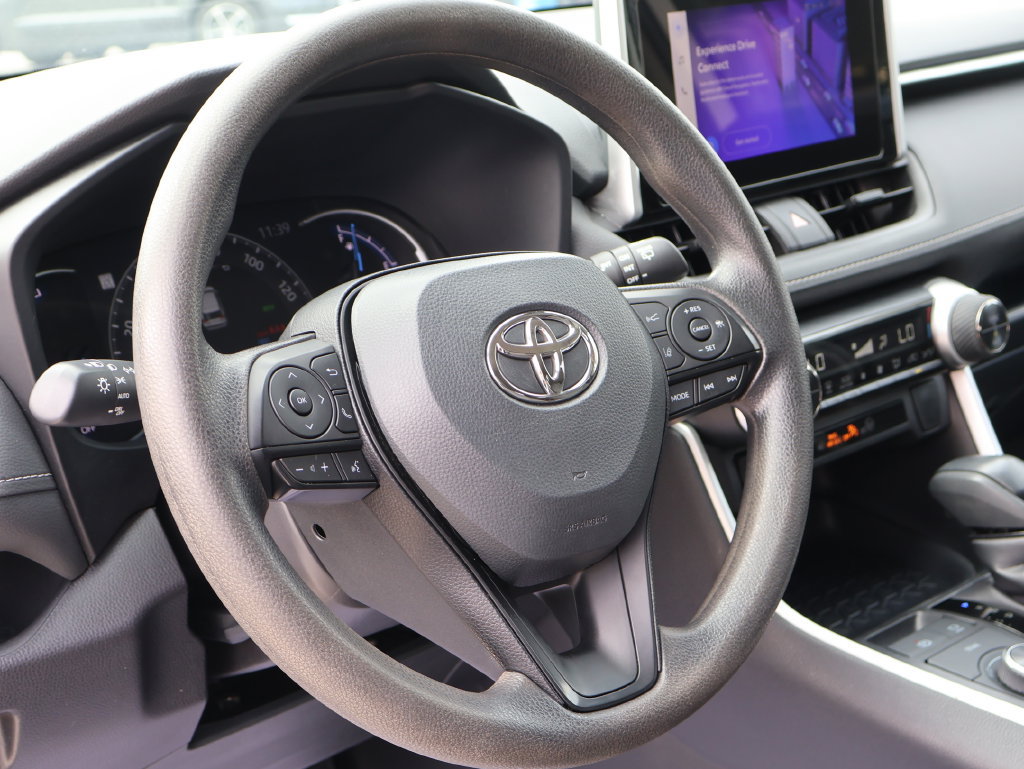 Used 2025 Toyota RAV4 XLE AWD/4WD image 23