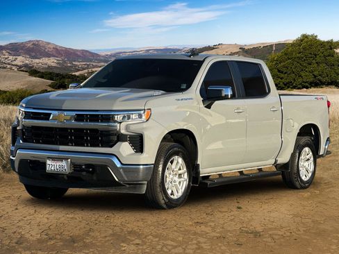 Used 2024 Chevrolet Silverado 1500 LT image 8