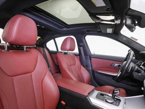 Used 2022 BMW 330i xDrive 330i xDrive w/ Convenience Package image 18