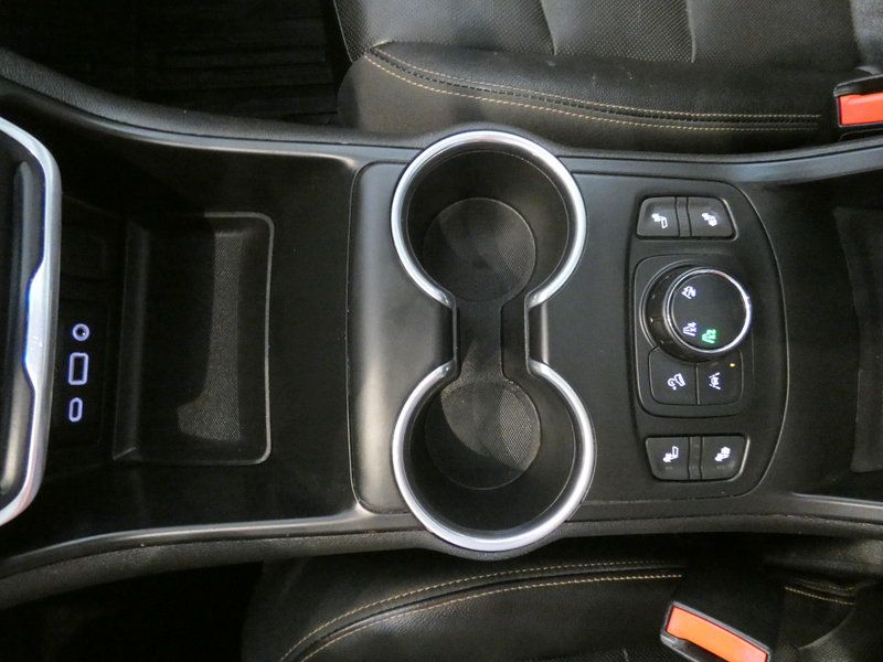 Used 2021 GMC Terrain SLT w/ Infotainment Package II AWD/4WD image 15