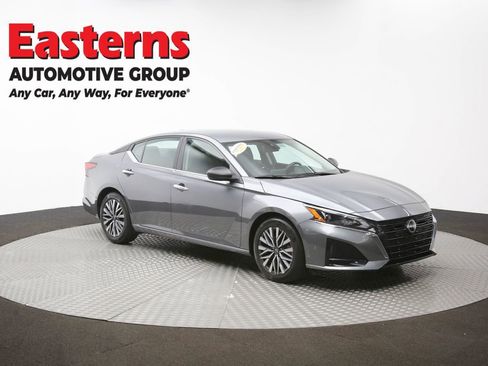 Used 2025 Nissan Altima 2.5 SV image 48