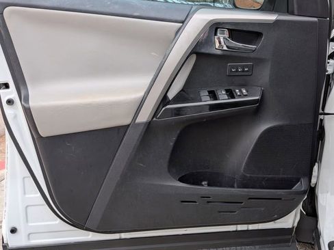 Used 2018 Toyota RAV4 Limited w/ Advanced Technology Package image 10