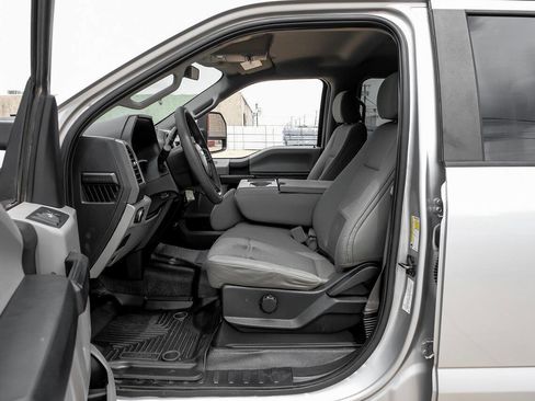 Used 2018 Ford F250 XL w/ Power Equipment Group AWD/4WD image 4