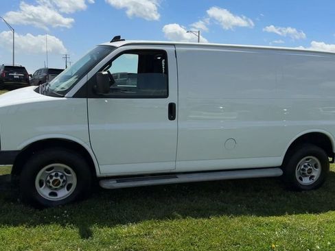 Used 2024 GMC Savana 2500 w/ Driver Convenience Package RWD image 3