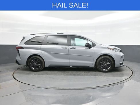 Certified 2025 Toyota Sienna XSE w/ XSE Plus Package image 8