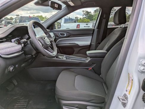New 2025 Jeep Compass Sport image 21