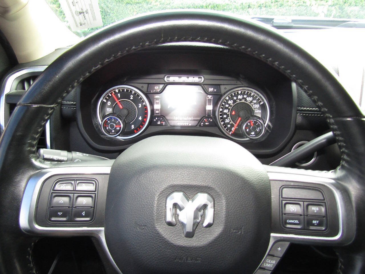 Used 2022 RAM 2500 Laramie w/ Body Color Bumper Group AWD/4WD image 11