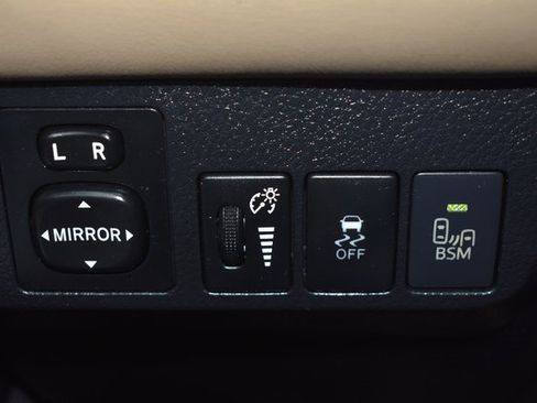 Used 2013 Toyota RAV4 Limited image 16