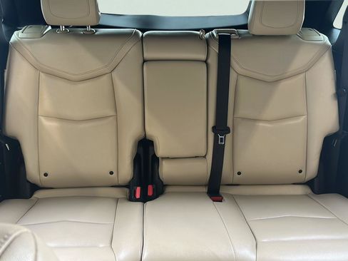 Used 2018 Cadillac XT5 FWD image 25