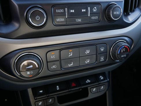 Used 2015 Chevrolet Colorado Z71 image 27